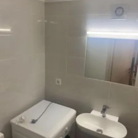 Διαμέρισμα Center *